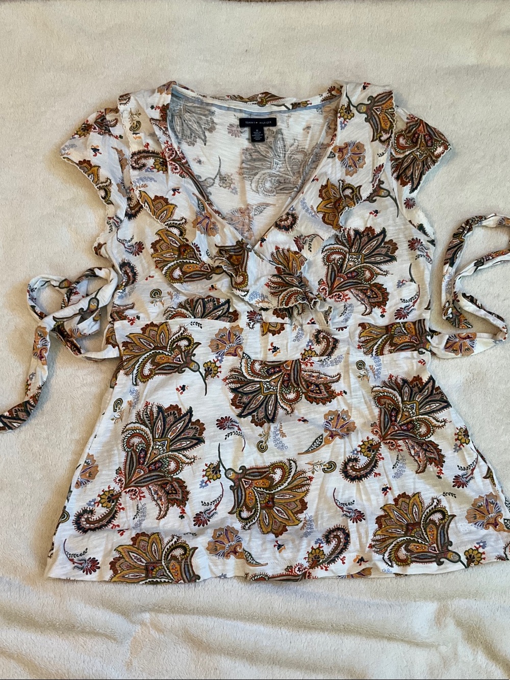 Tommy Hilfiger White Paisley Tie-Waist Ruffle V-Neck Blouse